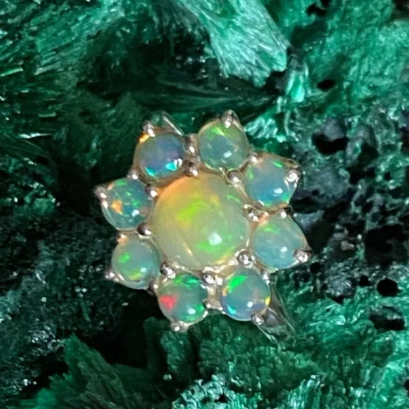 Flower Opal Ring - Picture 1 of 3